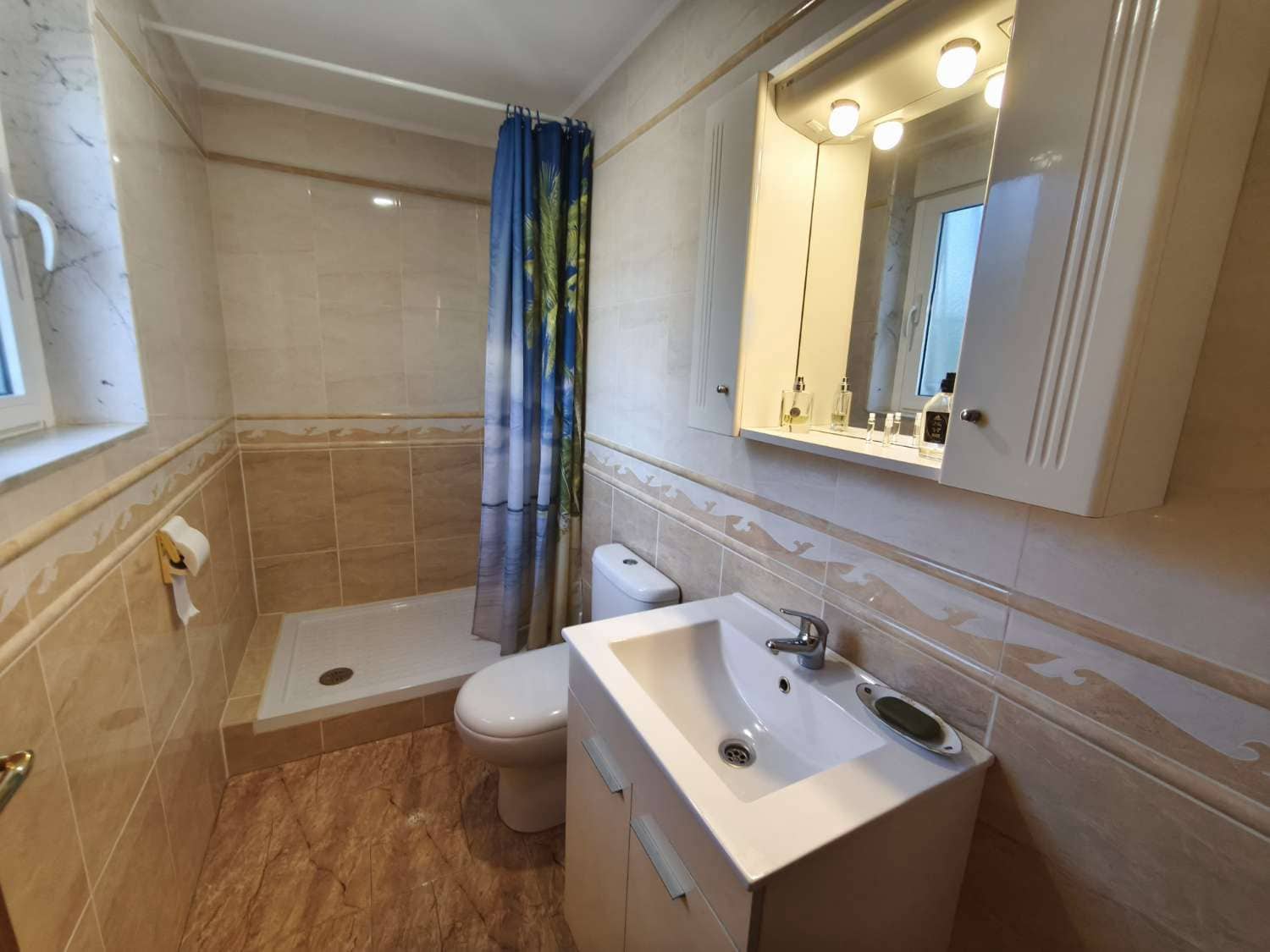 5 bedroom Villa for sale in Torrevieja with pool - € 470,000 (Ref: 9387558)