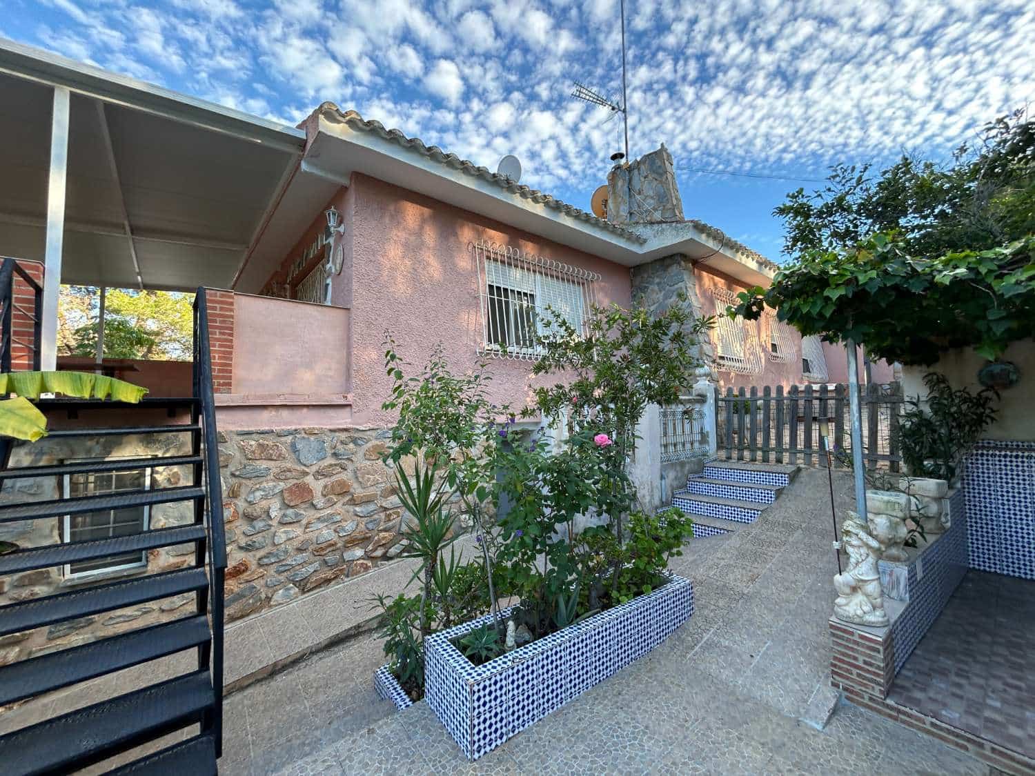 5 bedroom Villa for sale in Torrevieja with pool - € 470,000 (Ref: 9387558)