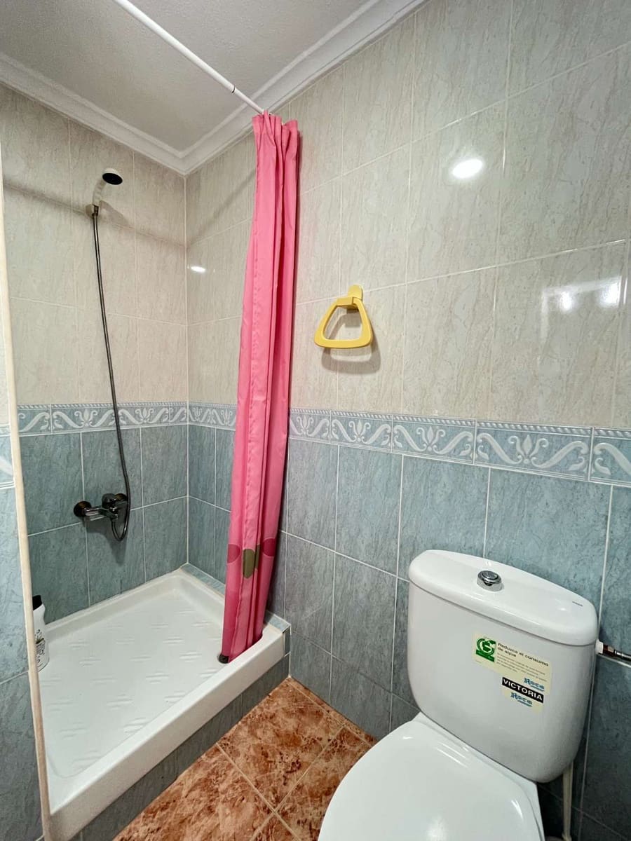 5 bedroom Villa for sale in Torrevieja with pool - € 470,000 (Ref: 9387558)