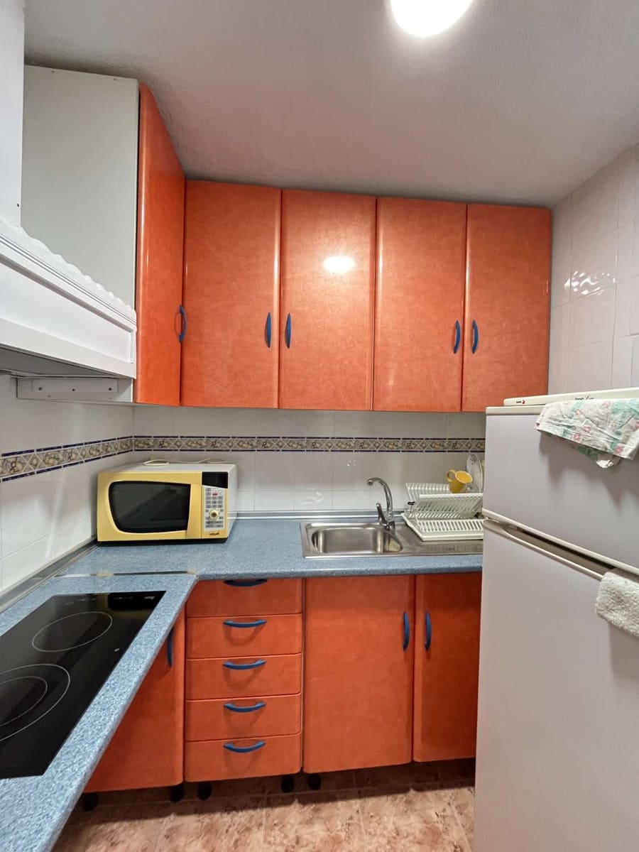 5 bedroom Villa for sale in Torrevieja with pool - € 470,000 (Ref: 9387558)