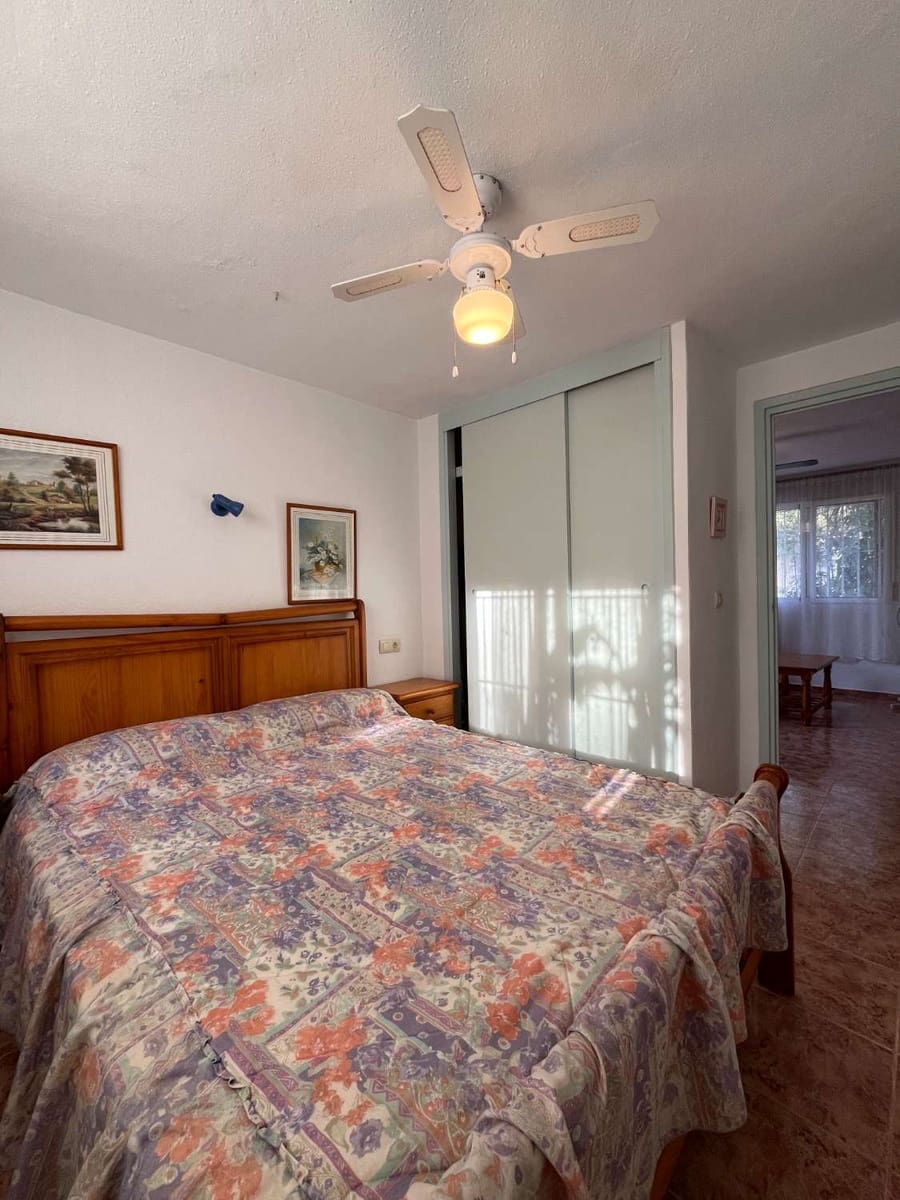 5 bedroom Villa for sale in Torrevieja with pool - € 470,000 (Ref: 9387558)