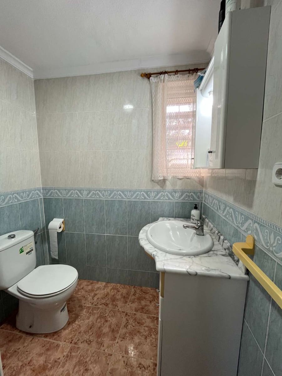 5 bedroom Villa for sale in Torrevieja with pool - € 470,000 (Ref: 9387558)