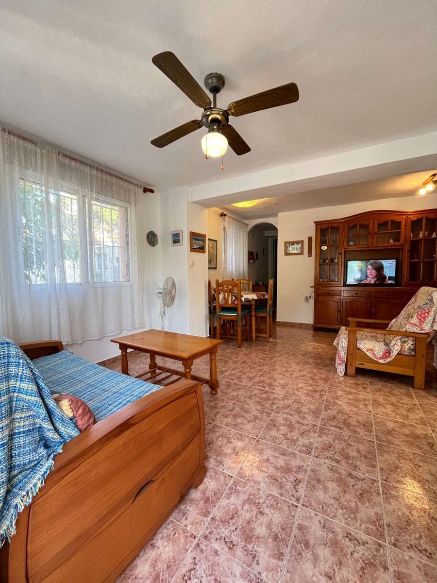 5 bedroom Villa for sale in Torrevieja with pool - € 470,000 (Ref: 9387558)