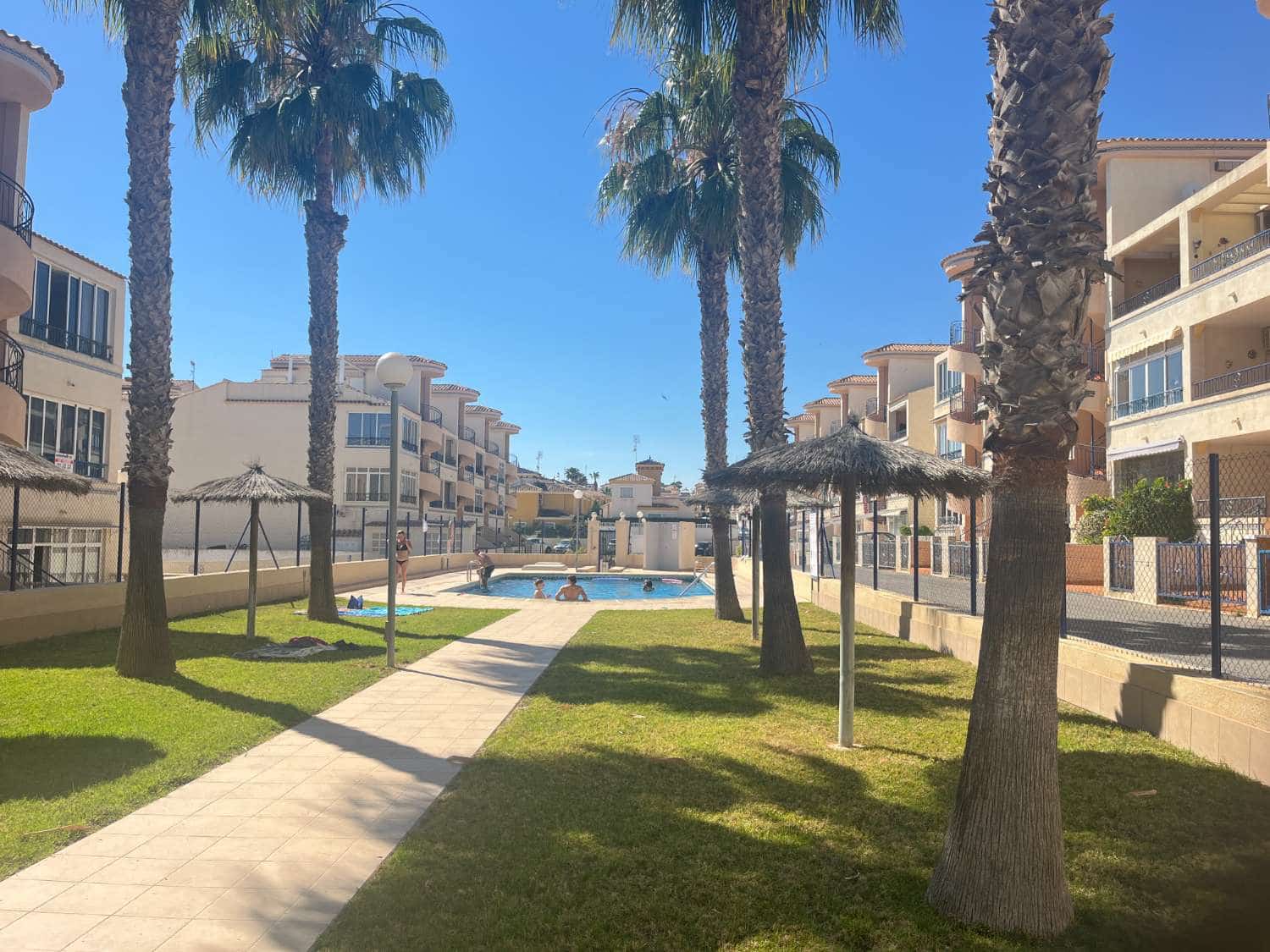 2 bedroom Beach Apartment for sale in Orihuela with pool - € 139,000 (Ref: 9410650)