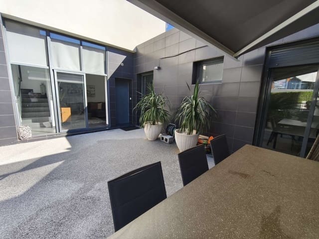 3 soveværelse Villa til salg i Orihuela med swimmingpool - € 339.000 (Ref: 9415649)