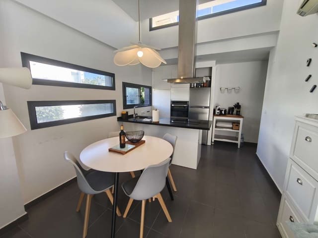 3 soveværelse Villa til salg i Orihuela med swimmingpool - € 339.000 (Ref: 9415649)