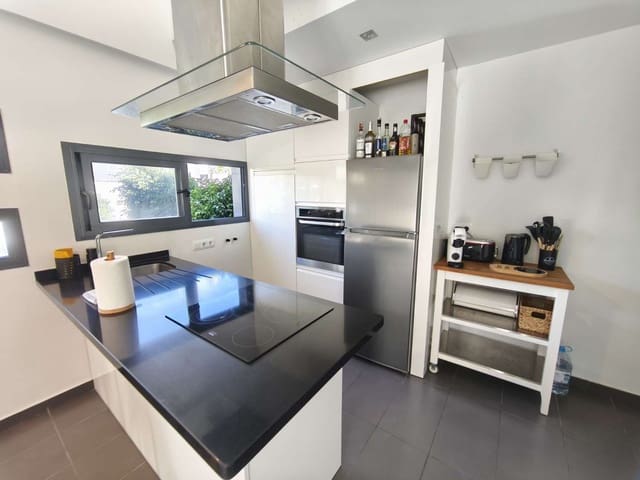 3 soveværelse Villa til salg i Orihuela med swimmingpool - € 339.000 (Ref: 9415649)