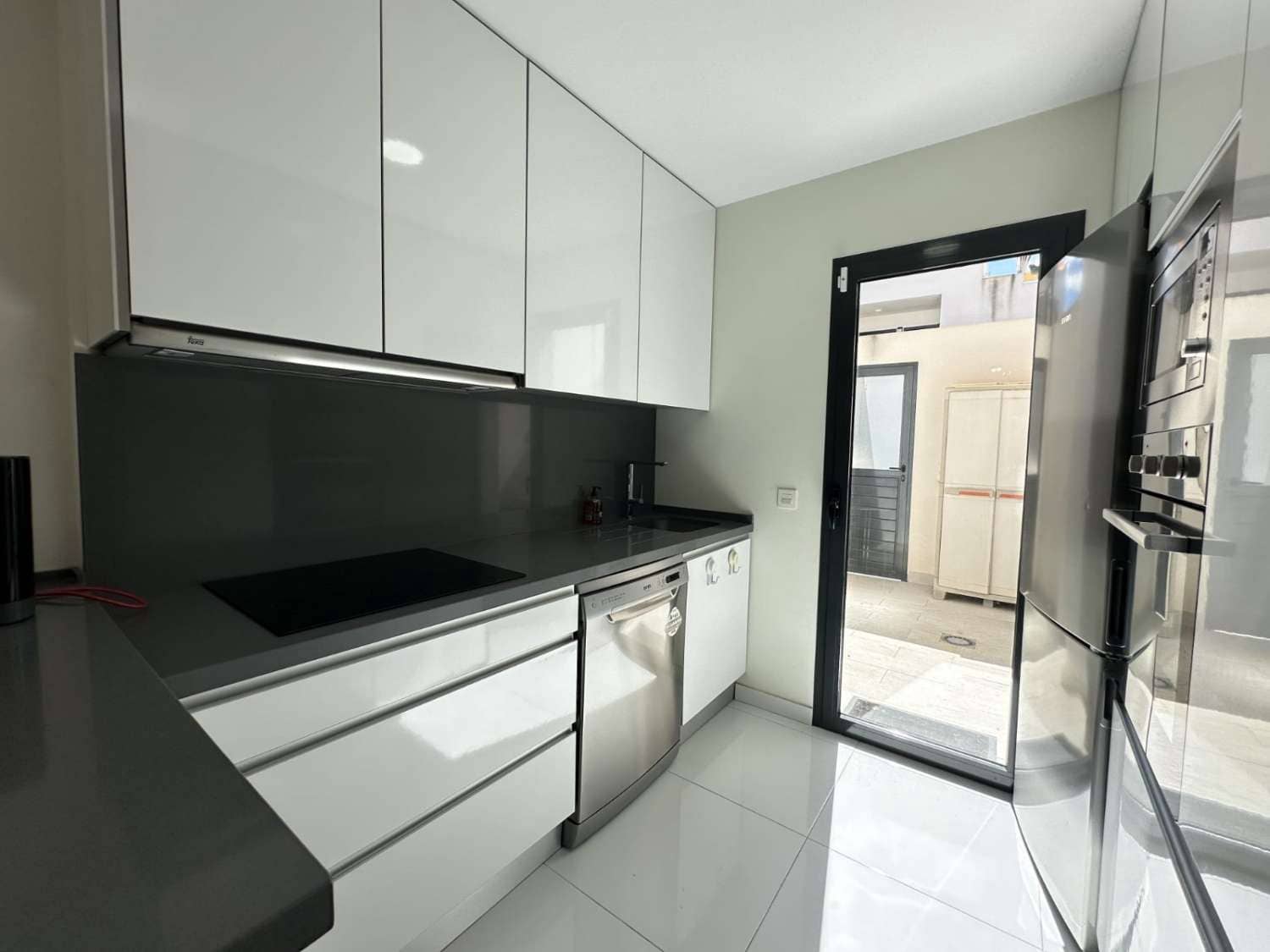 2 soverom Strandleiligheter til salgs i Orihuela Costa med svømmebasseng garasje - € 224 999 (Ref: 9419282)