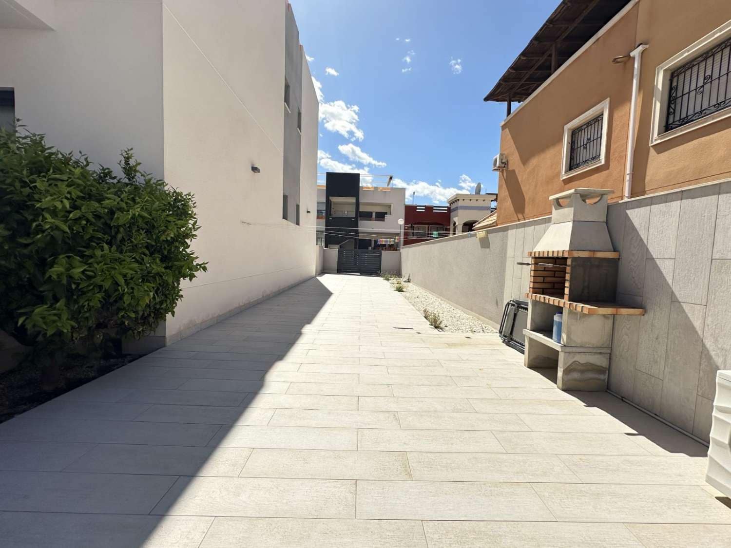 2 soverom Strandleiligheter til salgs i Orihuela Costa med svømmebasseng garasje - € 224 999 (Ref: 9419282)