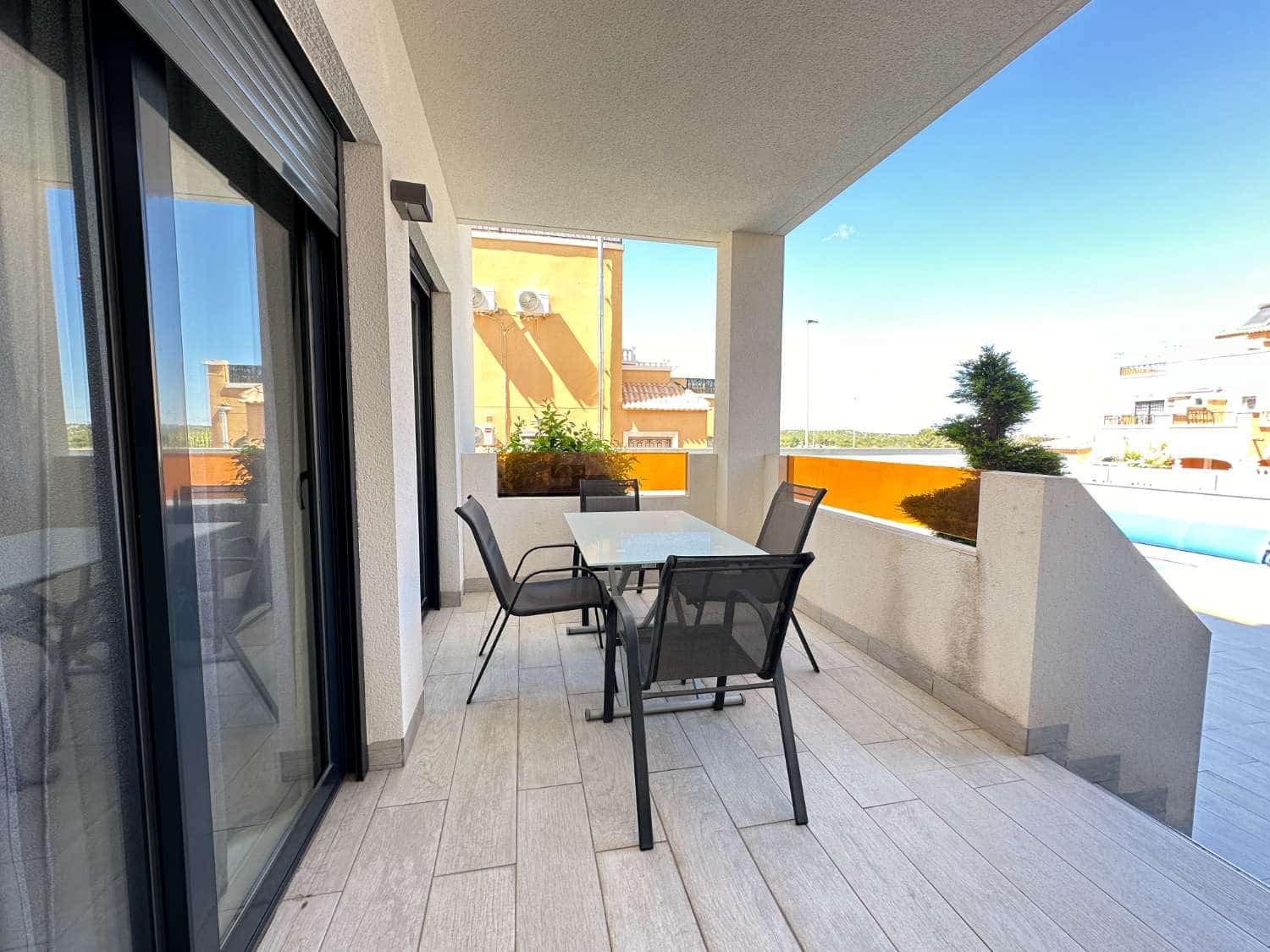 2 soverom Strandleiligheter til salgs i Orihuela Costa med svømmebasseng garasje - € 224 999 (Ref: 9419282)