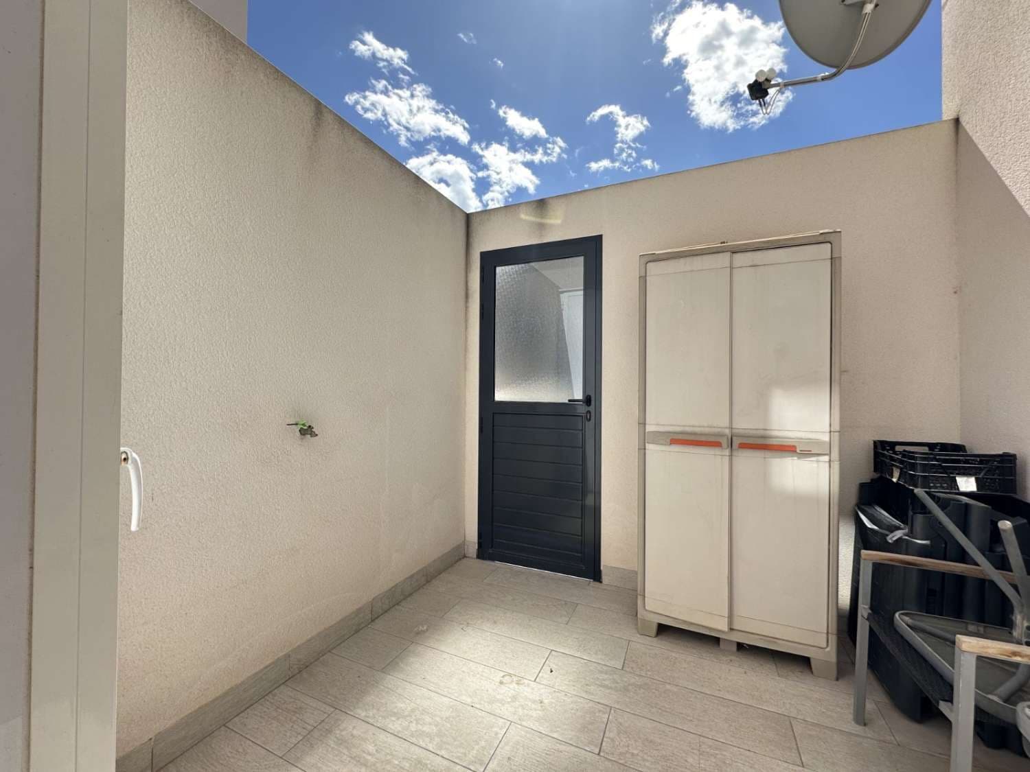 2 soverom Strandleiligheter til salgs i Orihuela Costa med svømmebasseng garasje - € 224 999 (Ref: 9419282)