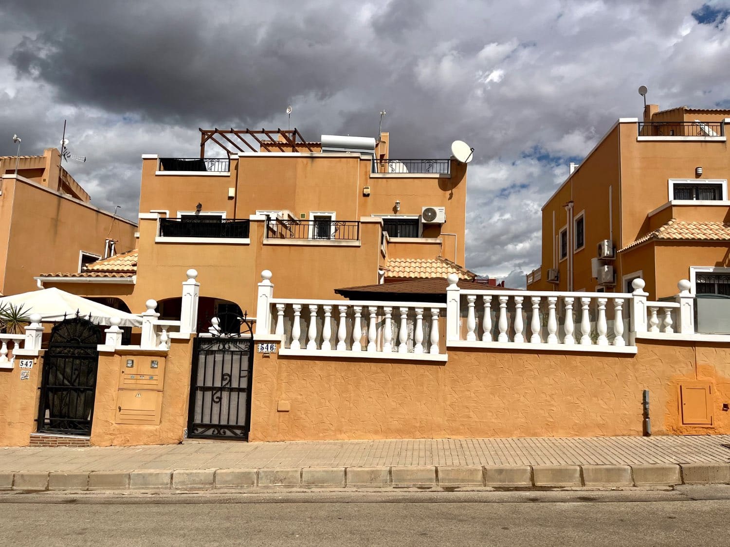 3 makuuhuone Asunto myytävänä paikassa Orihuela mukana uima-altaan - 220 000 € (Ref: 9419283)