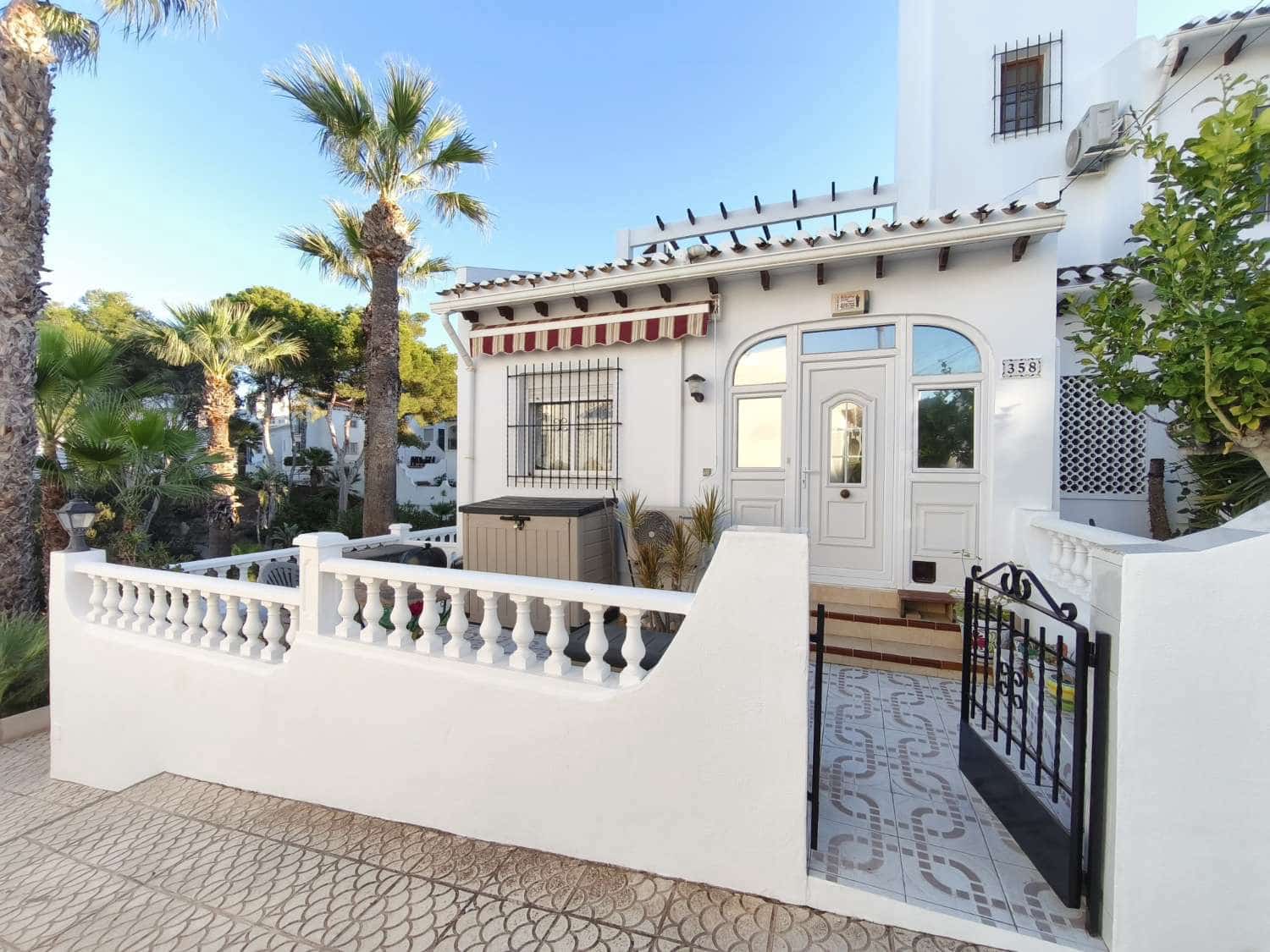 4 soveværelse Bungalow til salg i Orihuela med swimmingpool - € 265.000 (Ref: 9426920)