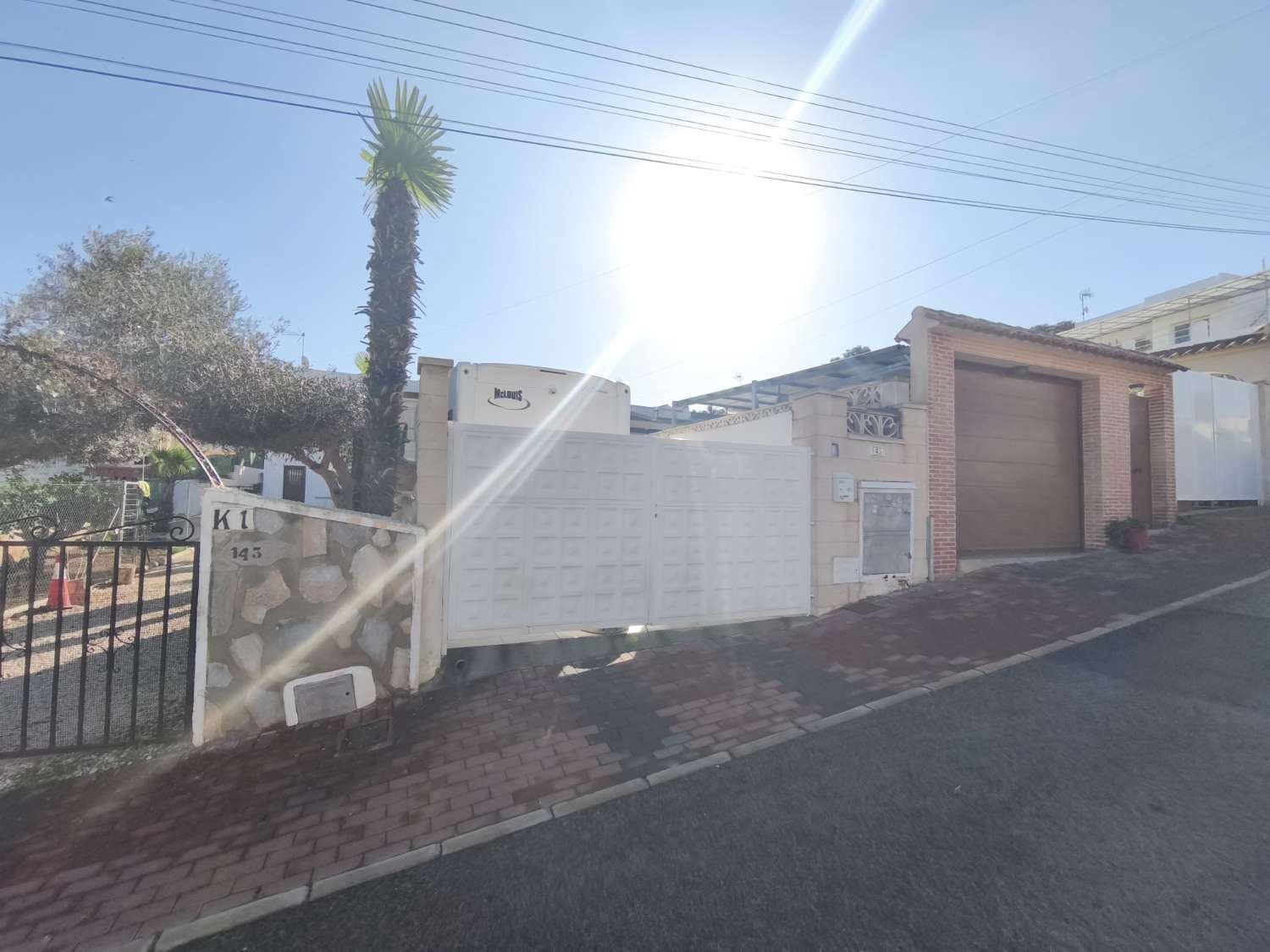 3 makuuhuone Bungalow myytävänä paikassa Torrevieja mukana 
autotalli - 169 999 € (Ref: 9481888)