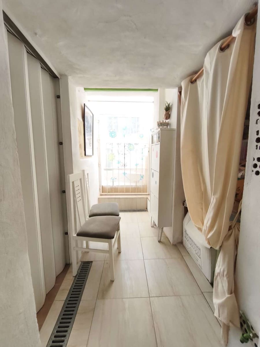 3 makuuhuone Bungalow myytävänä paikassa Torrevieja mukana 
autotalli - 169 999 € (Ref: 9481888)