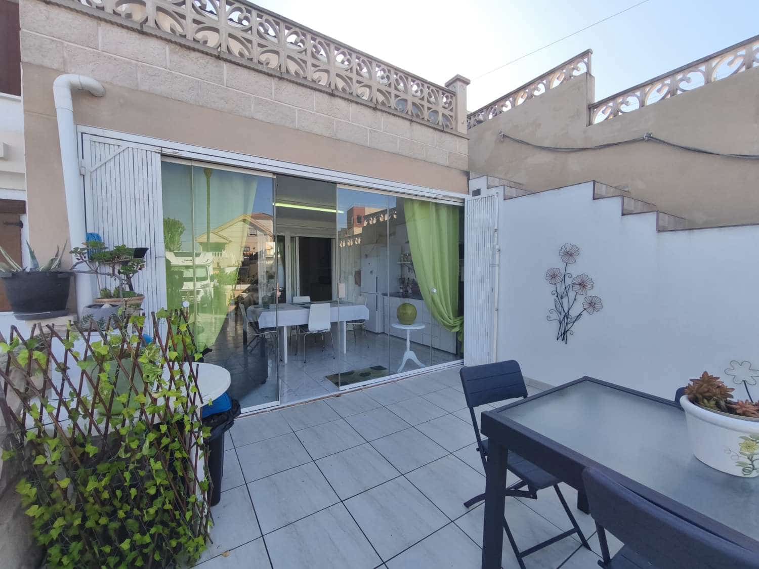 3 makuuhuone Bungalow myytävänä paikassa Torrevieja mukana 
autotalli - 169 999 € (Ref: 9481888)