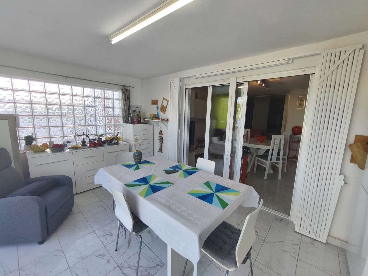 3 makuuhuone Bungalow myytävänä paikassa Torrevieja mukana 
autotalli - 169 999 € (Ref: 9481888)