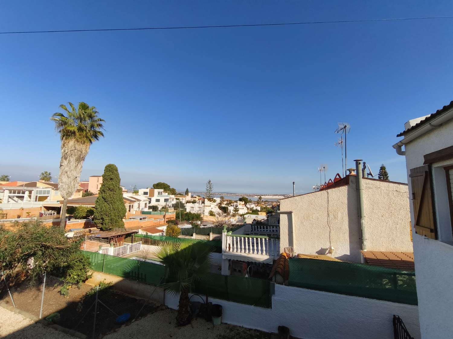 3 makuuhuone Bungalow myytävänä paikassa Torrevieja mukana 
autotalli - 169 999 € (Ref: 9481888)