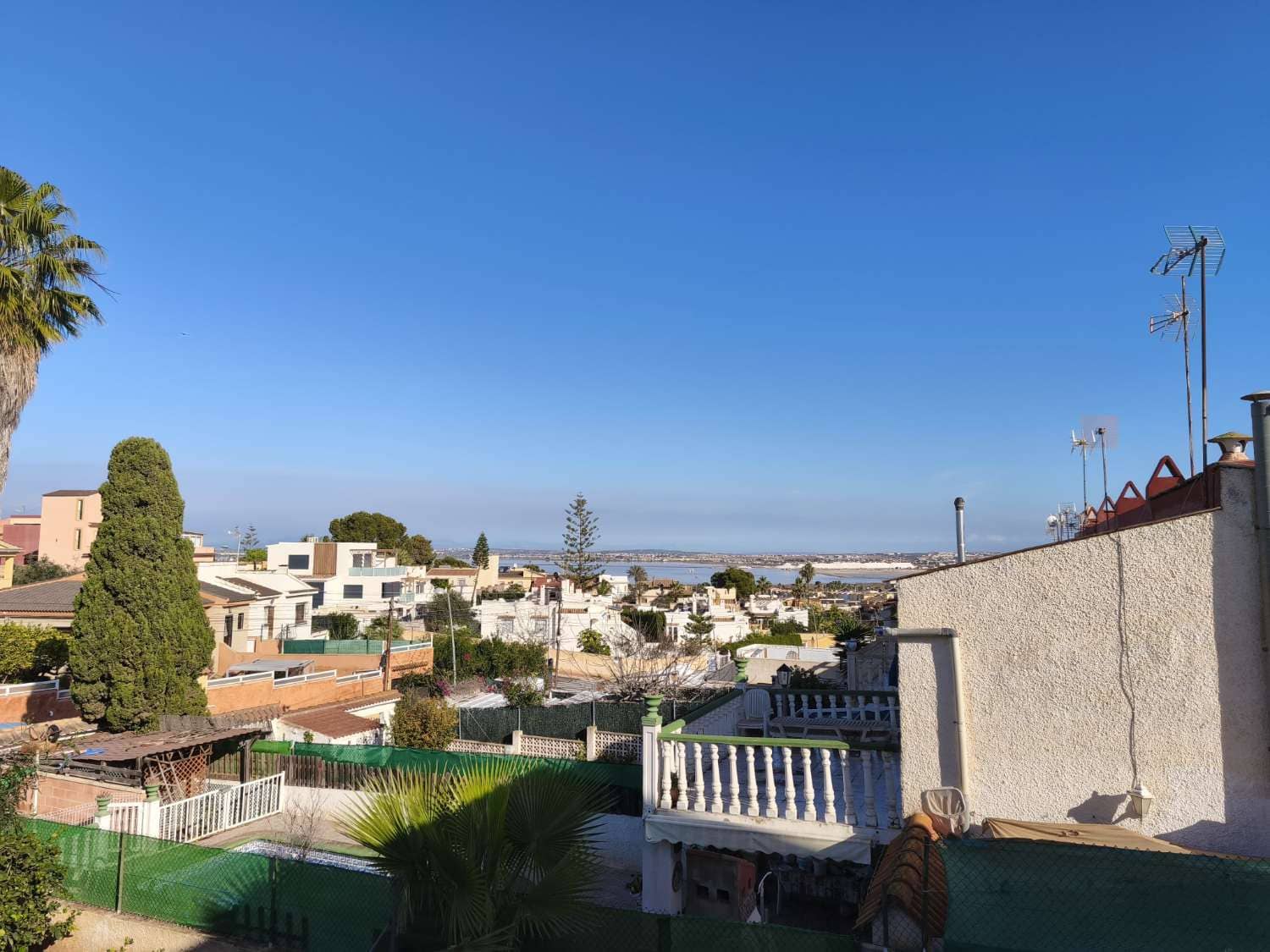 3 makuuhuone Bungalow myytävänä paikassa Torrevieja mukana 
autotalli - 169 999 € (Ref: 9481888)