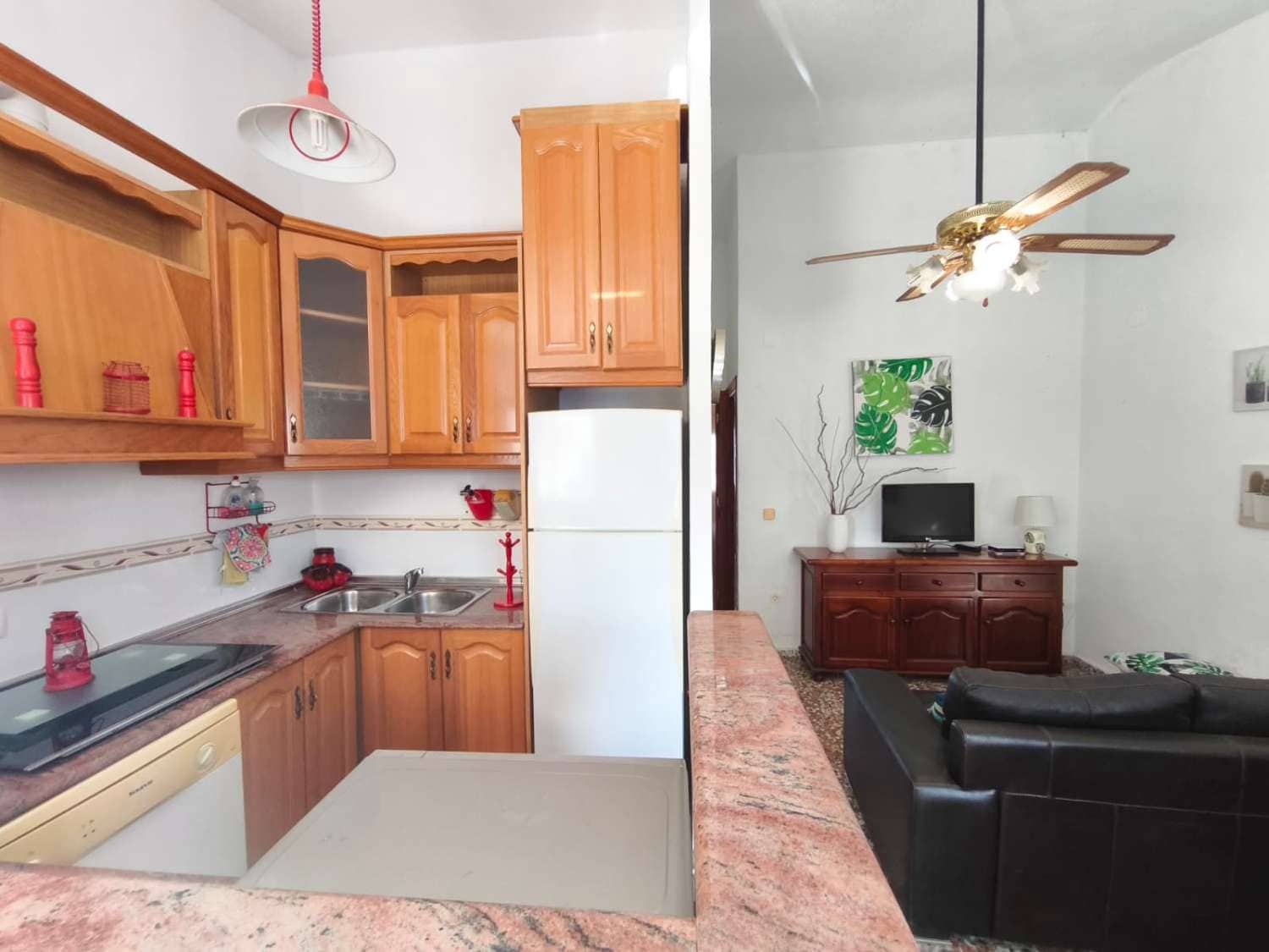 3 makuuhuone Bungalow myytävänä paikassa Torrevieja mukana 
autotalli - 169 999 € (Ref: 9481888)