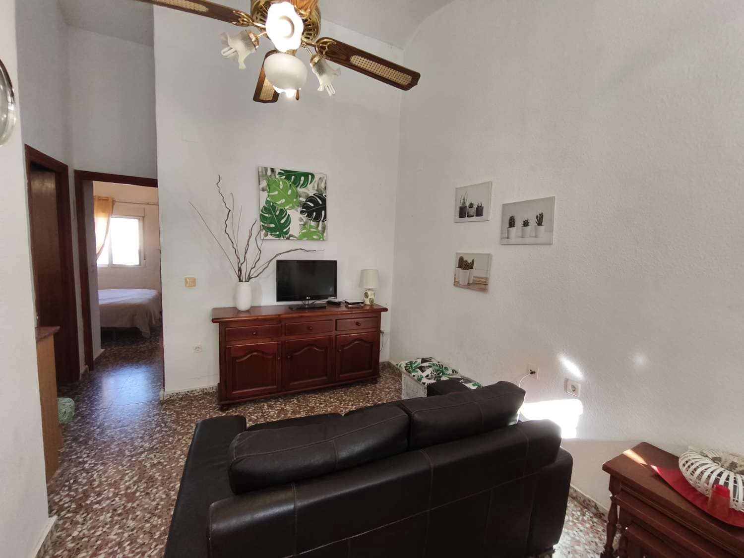 3 makuuhuone Bungalow myytävänä paikassa Torrevieja mukana 
autotalli - 169 999 € (Ref: 9481888)