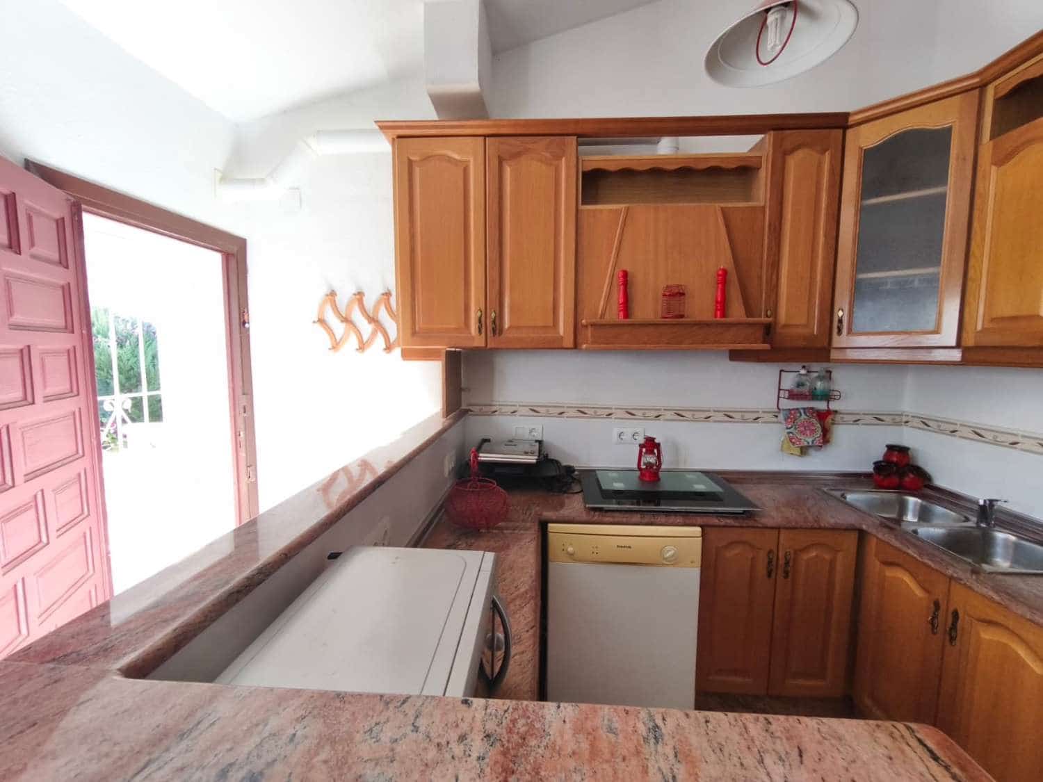 3 makuuhuone Bungalow myytävänä paikassa Torrevieja mukana 
autotalli - 169 999 € (Ref: 9481888)