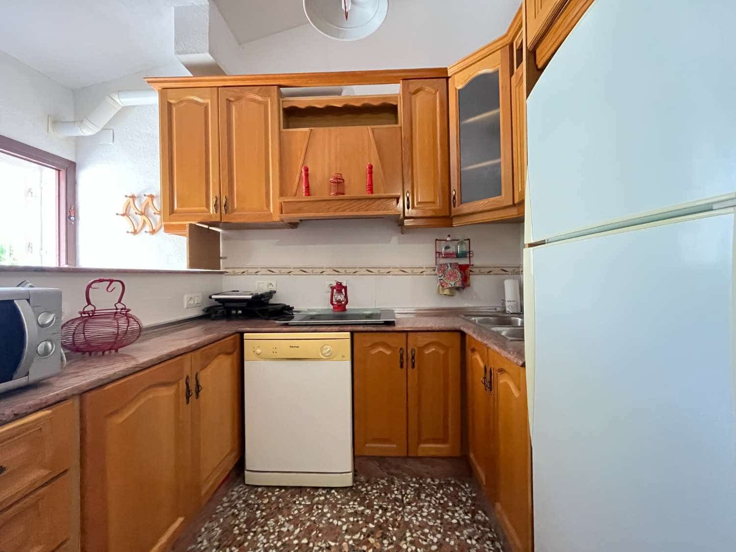 3 soveværelse Byhus til salg i Torrevieja med garage - € 169.999 (Ref: 9481888)