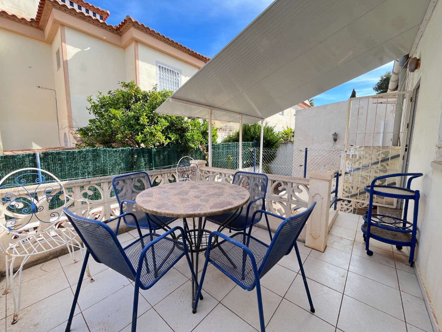 3 soveværelse Byhus til salg i Torrevieja med garage - € 169.999 (Ref: 9481888)