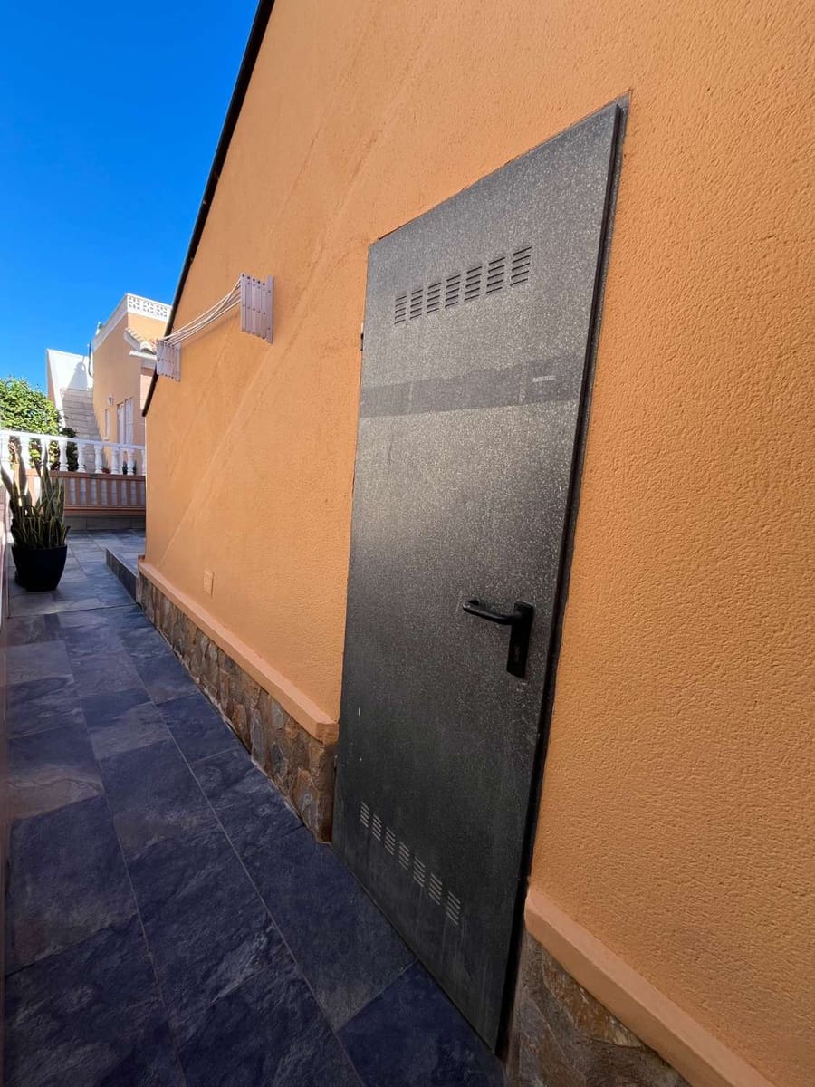 2 soveværelse Byhus til salg i Orihuela med swimmingpool - € 219.000 (Ref: 9491107)