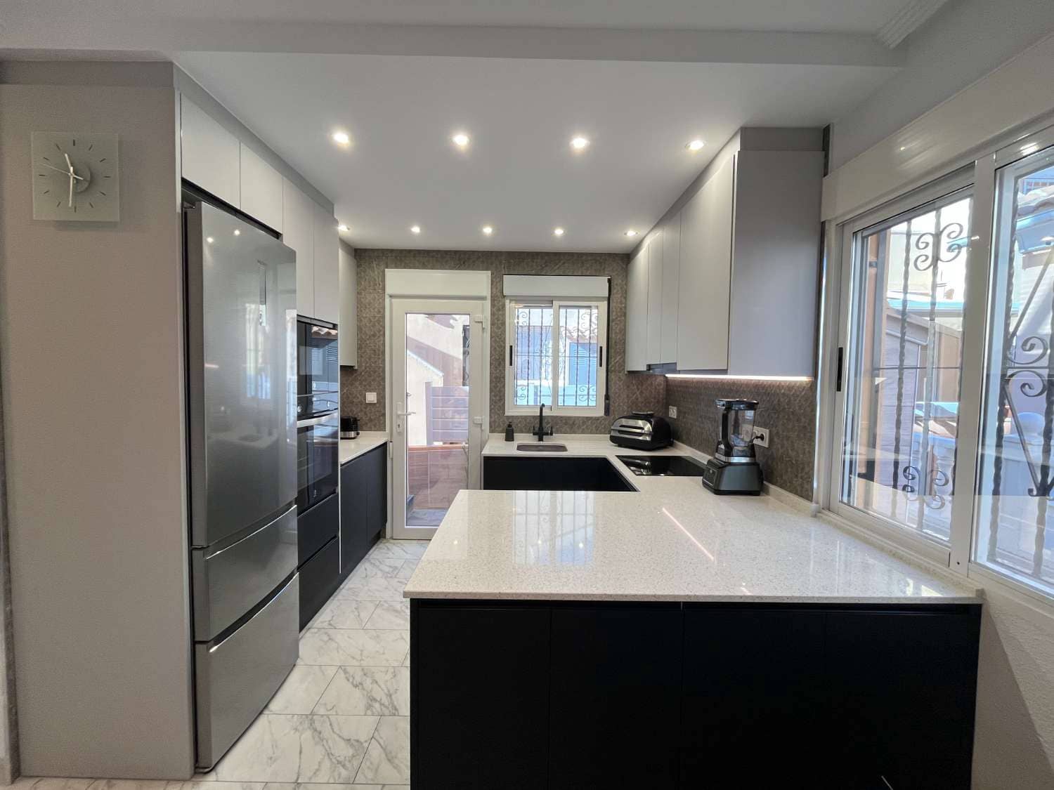 2 soveværelse Byhus til salg i Orihuela med swimmingpool - € 219.000 (Ref: 9491107)