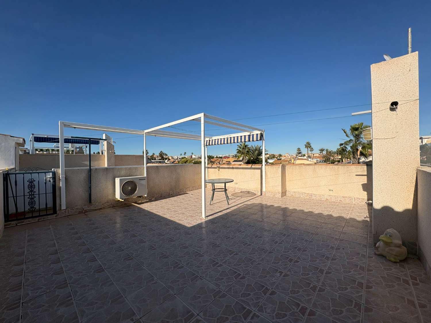 2 soverom Leilighet til salgs i Orihuela med svømmebasseng - € 157 000 (Ref: 9494456)