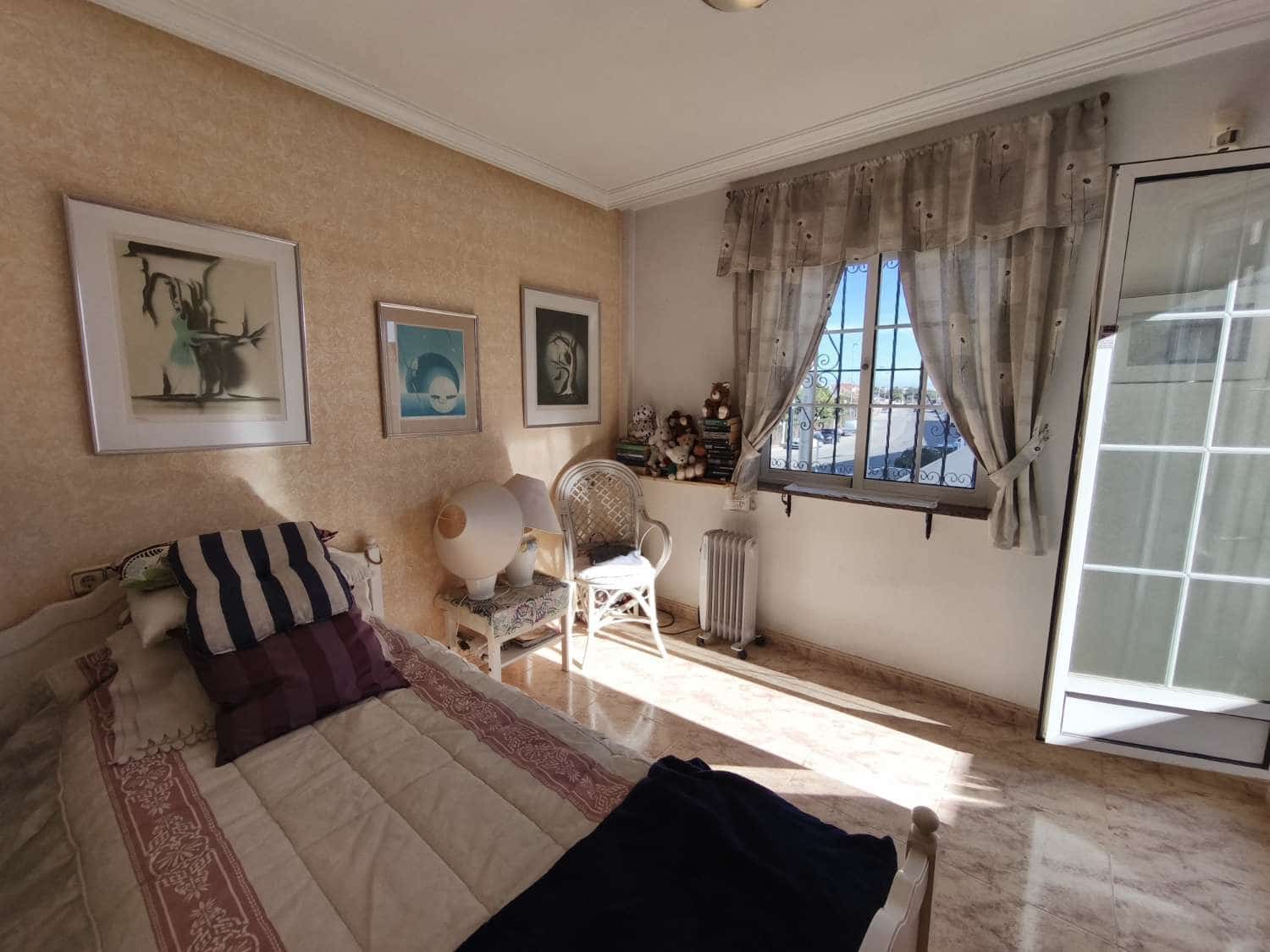 2 slaapkamer Flat te koop in Orihuela met zwembad - € 239.000 (Ref: 9503900)