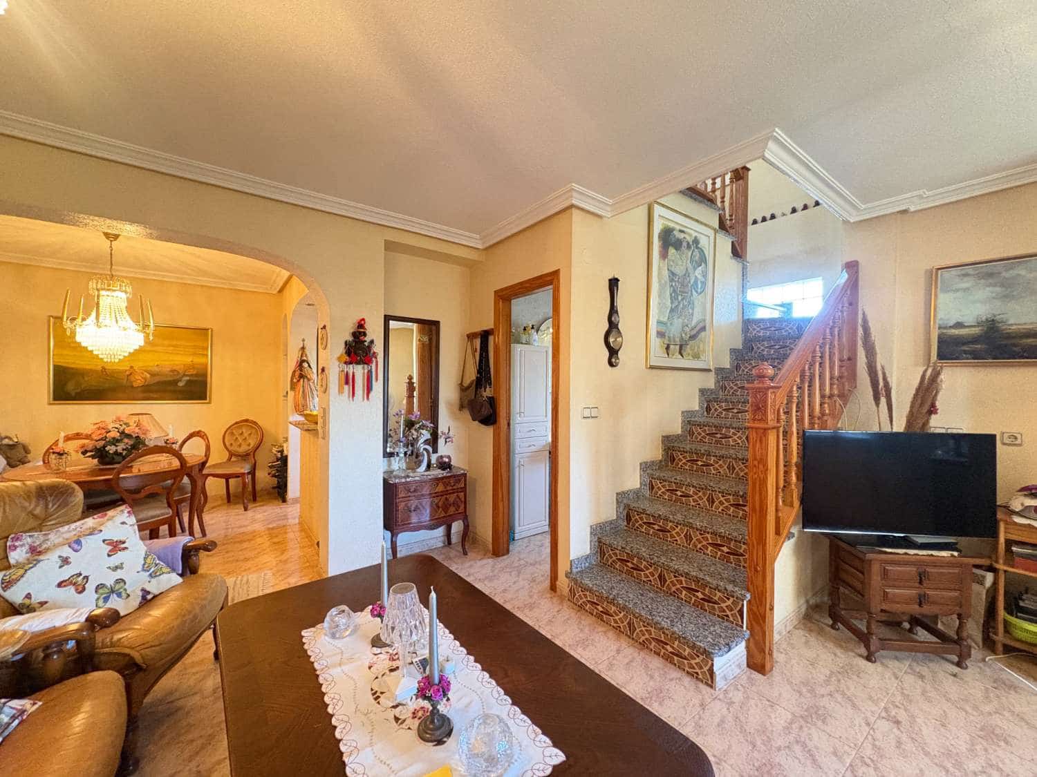 2 slaapkamer Flat te koop in Orihuela met zwembad - € 239.000 (Ref: 9503900)