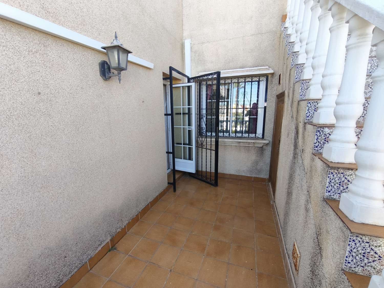 2 slaapkamer Flat te koop in Orihuela met zwembad - € 239.000 (Ref: 9503900)