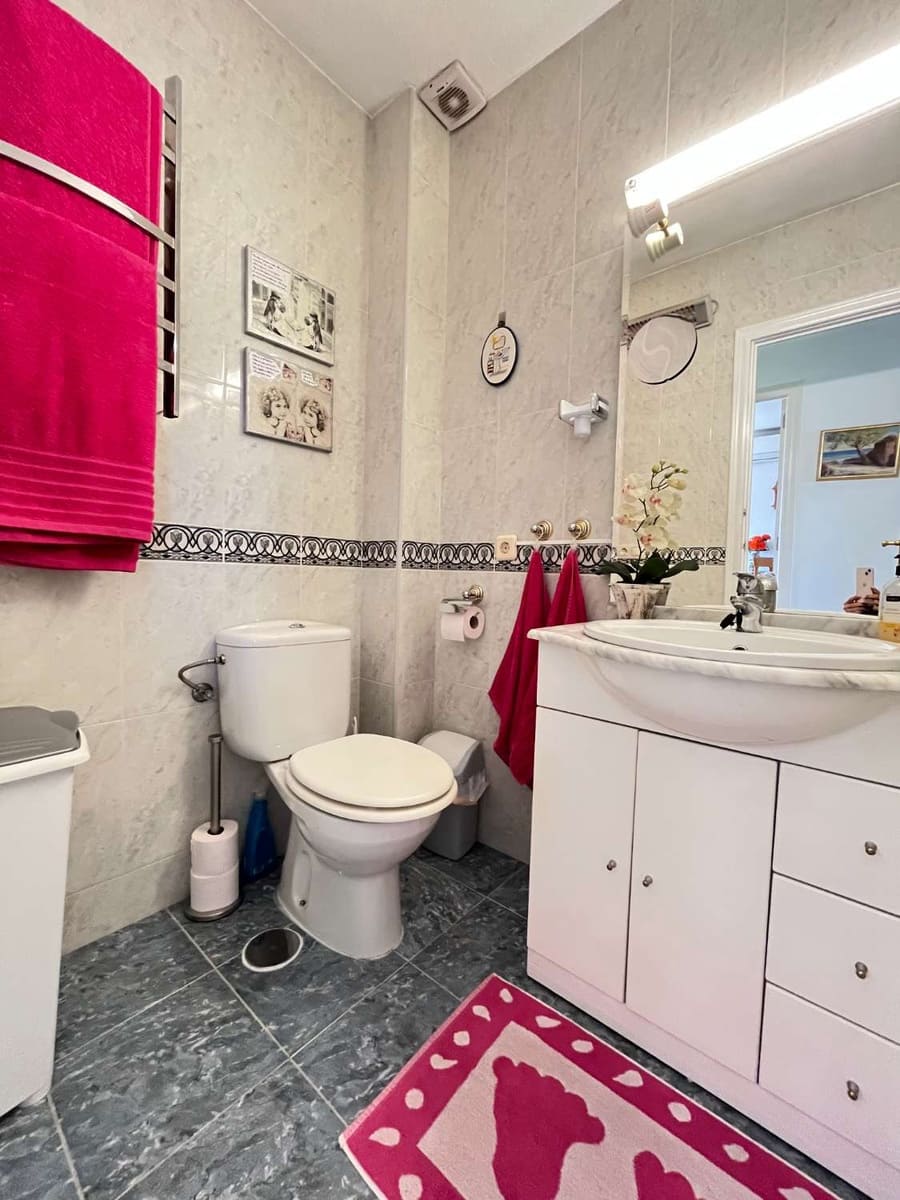 2 bedroom Beach Apartment for sale in Orihuela with pool - € 209,000 (Ref: 9513231)