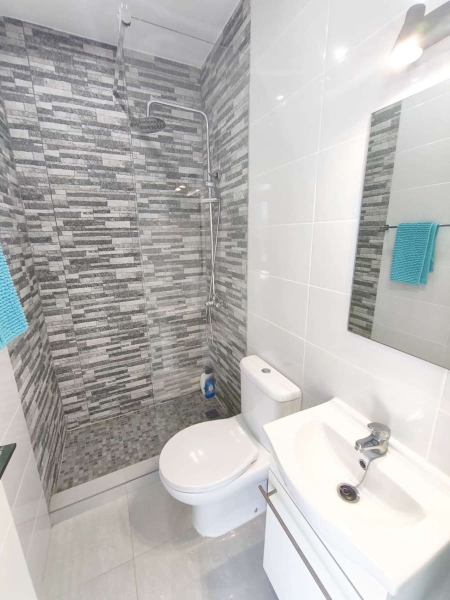 4 bedroom Villa for sale in Torrevieja with pool - € 665,000 (Ref: 9518494)