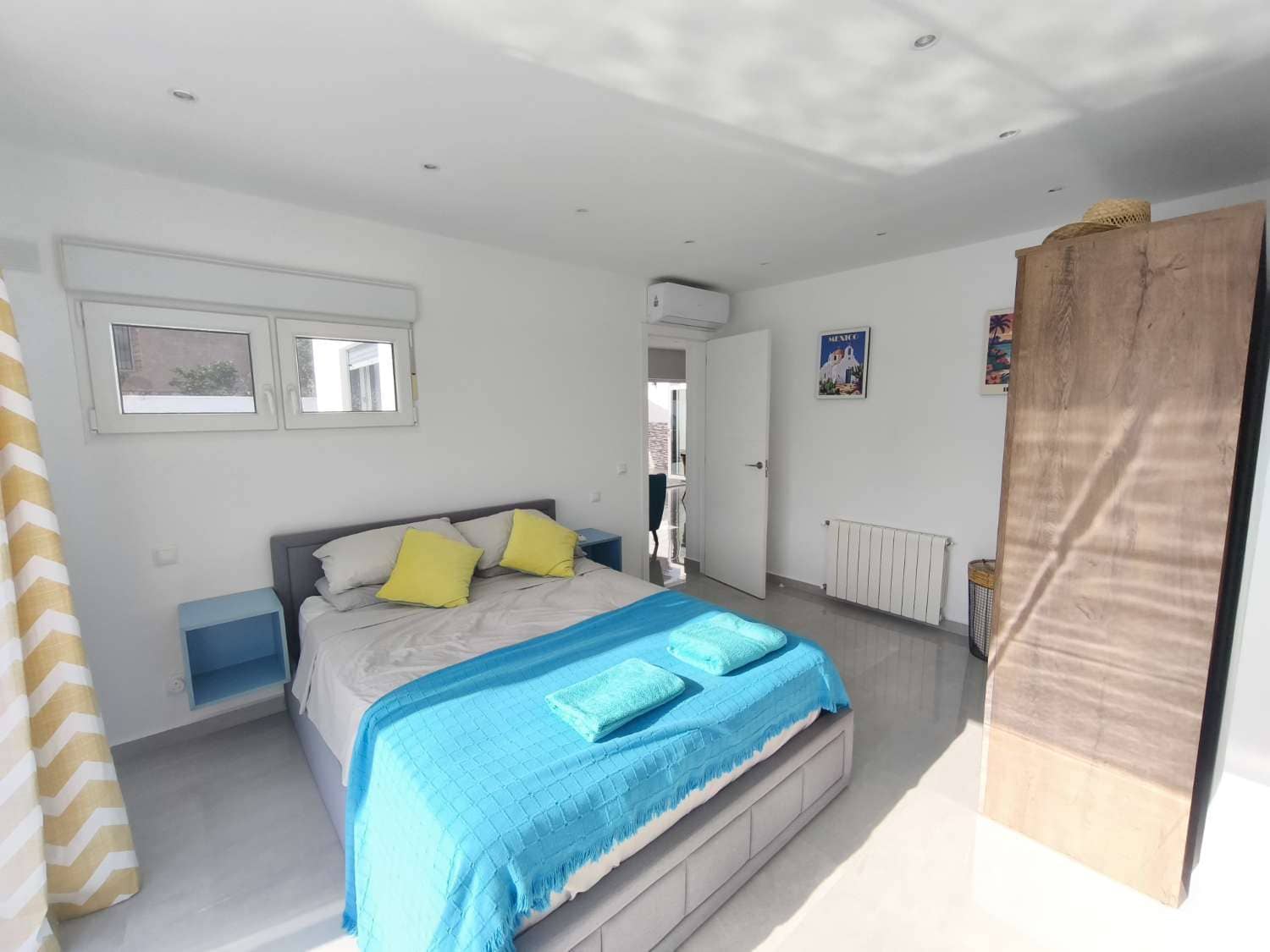 4 bedroom Villa for sale in Torrevieja with pool - € 665,000 (Ref: 9518494)