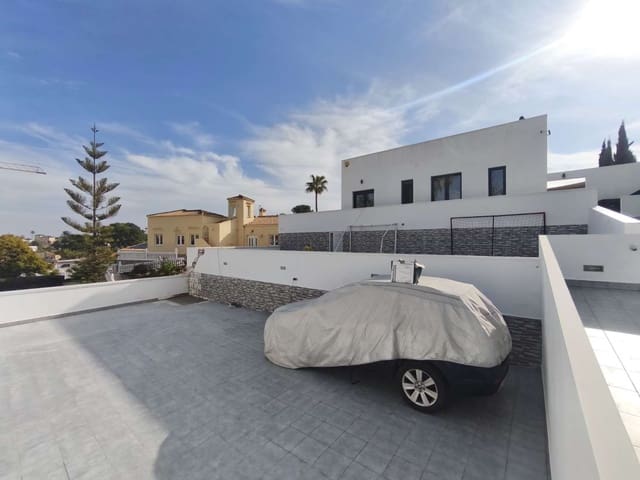 4 soverom Villa til salgs i Torrevieja med svømmebasseng - € 665 000 (Ref: 9518494)