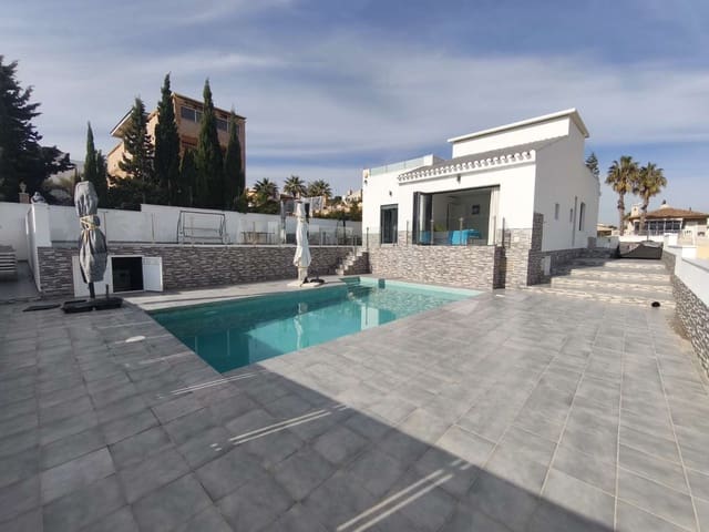 4 soverom Villa til salgs i Torrevieja med svømmebasseng - € 665 000 (Ref: 9518494)