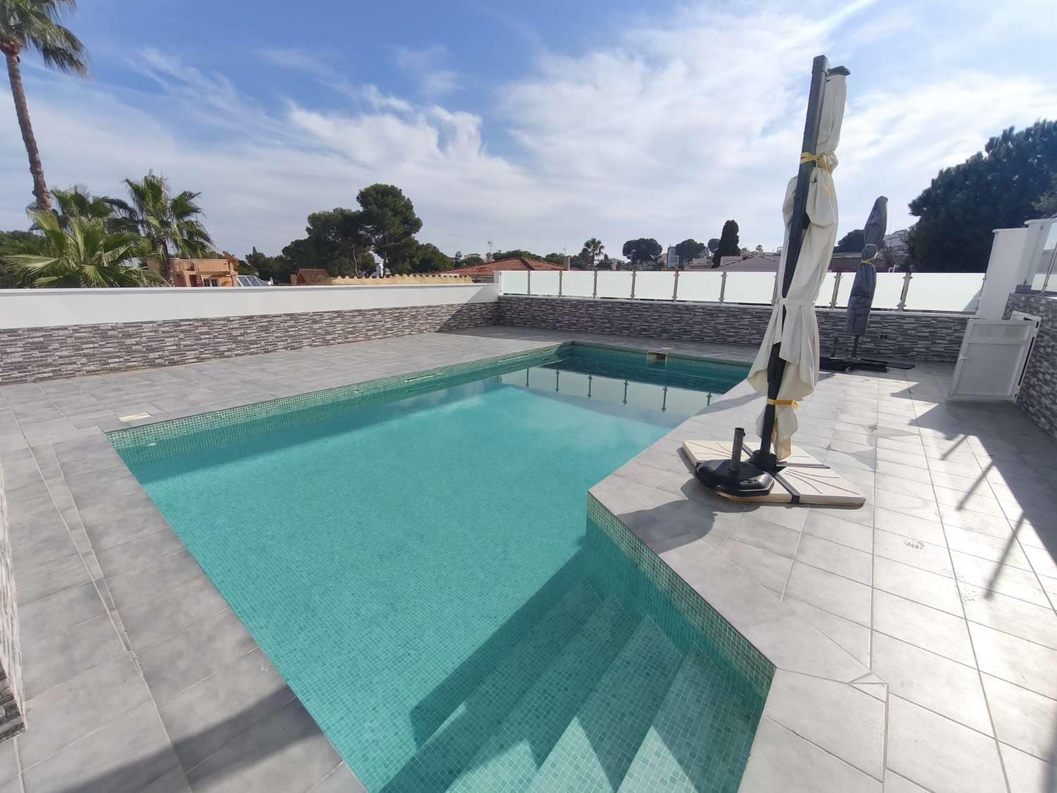 4 bedroom Villa for sale in Torrevieja with pool - € 665,000 (Ref: 9518494)