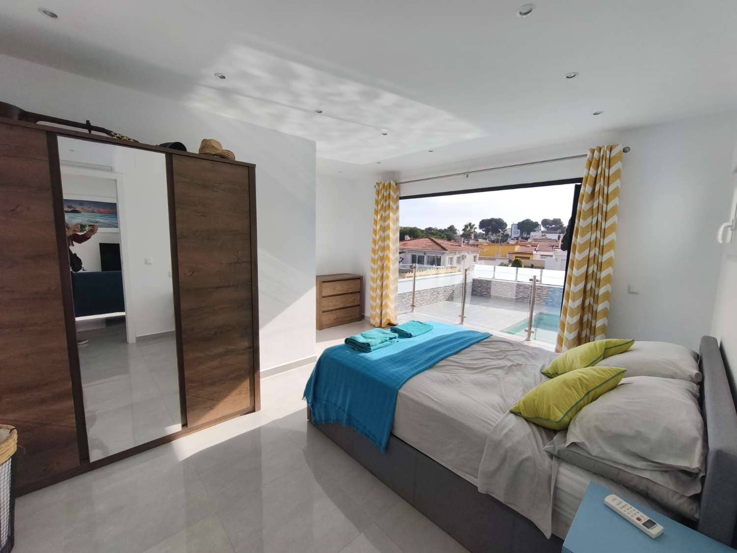 4 bedroom Villa for sale in Torrevieja with pool - € 665,000 (Ref: 9518494)