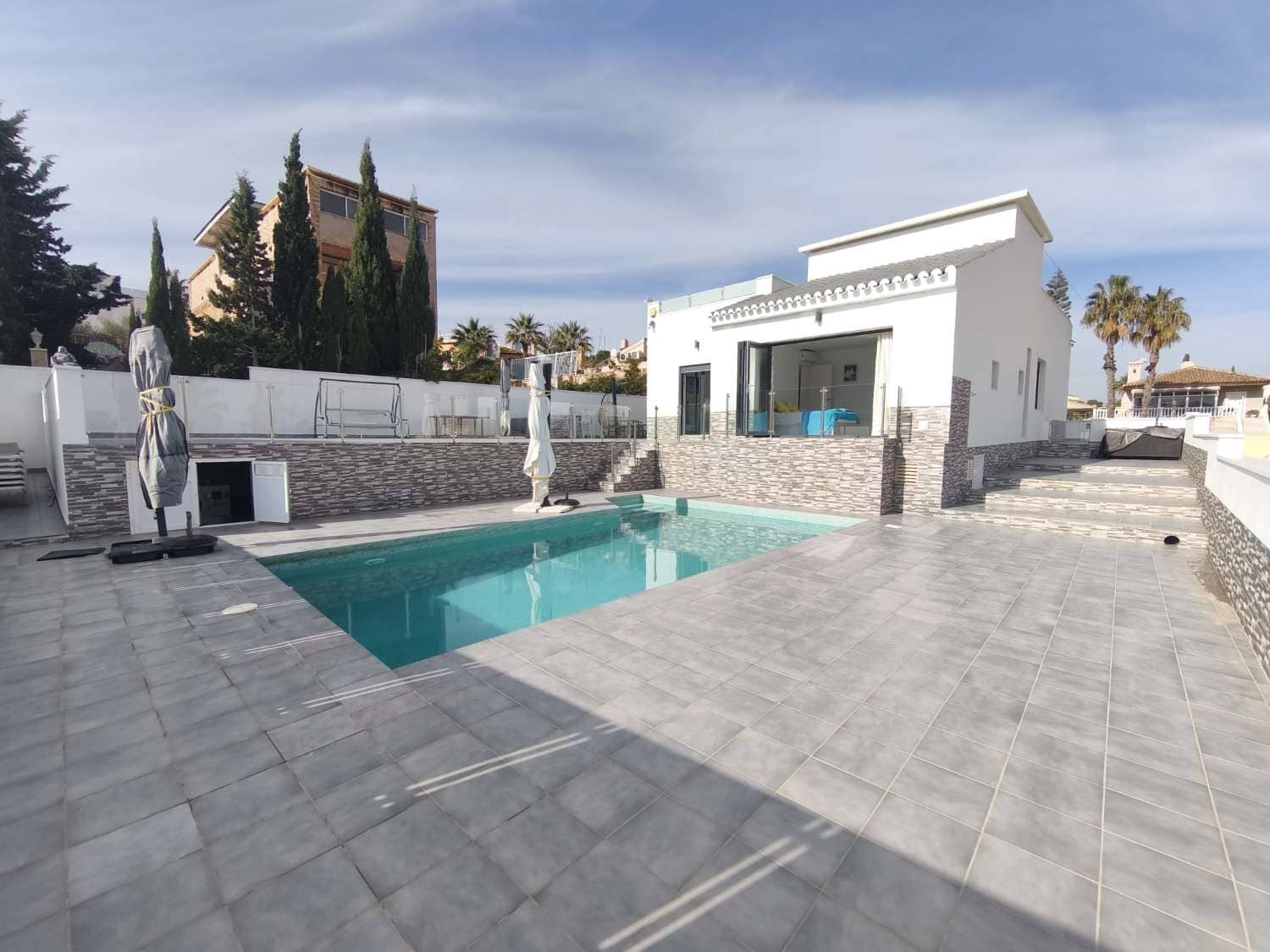 4 bedroom Villa for sale in Torrevieja with pool - € 665,000 (Ref: 9518494)