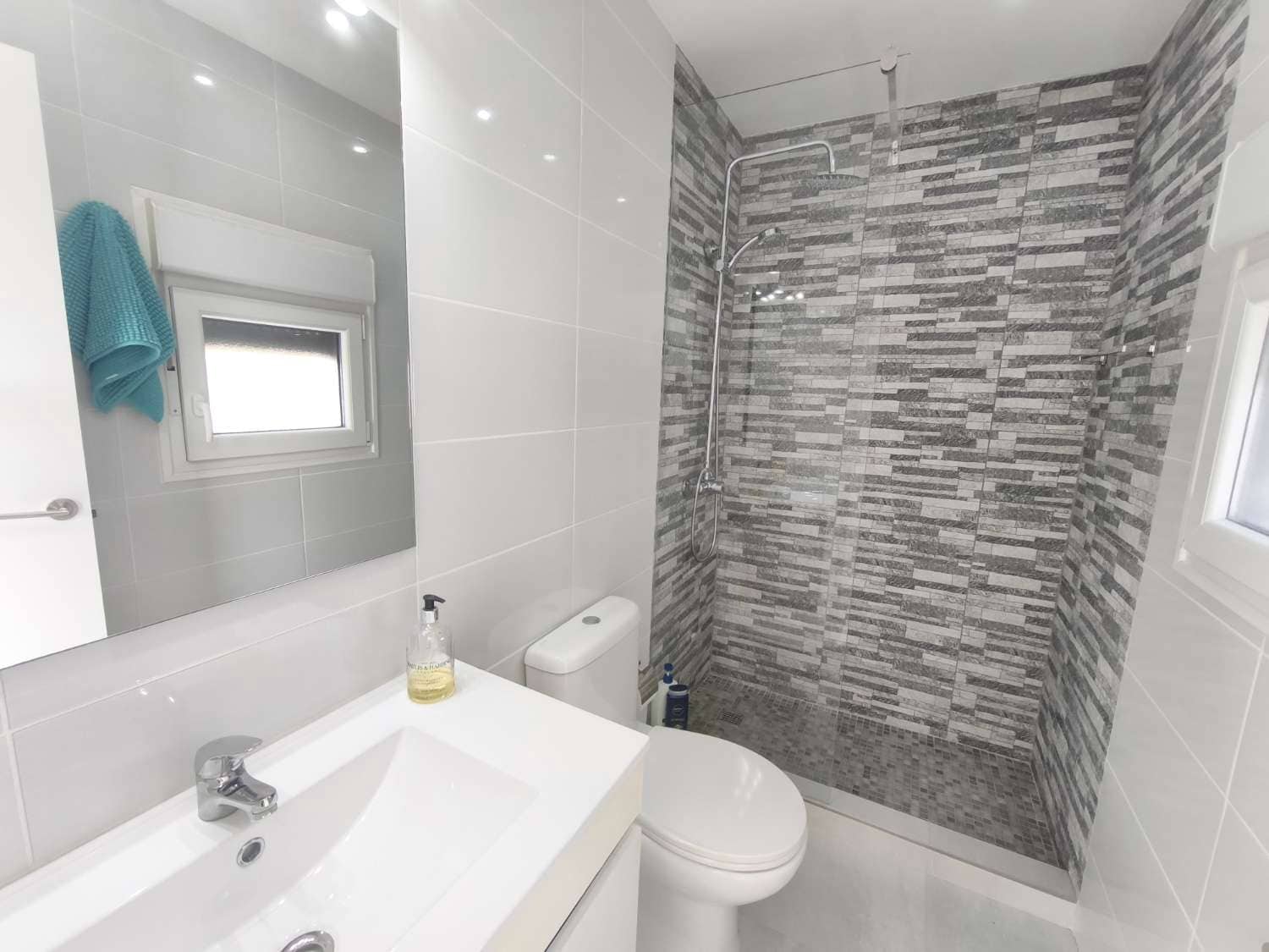 4 bedroom Villa for sale in Torrevieja with pool - € 665,000 (Ref: 9518494)