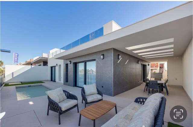 3 soverom Villa til salgs i Torrevieja med svømmebasseng - € 595 000 (Ref: 9529505)