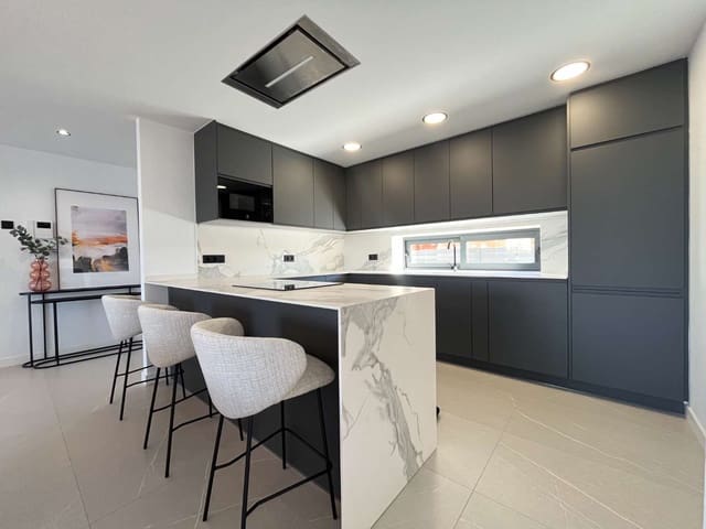 3 soverom Villa til salgs i Torrevieja med svømmebasseng - € 595 000 (Ref: 9529505)