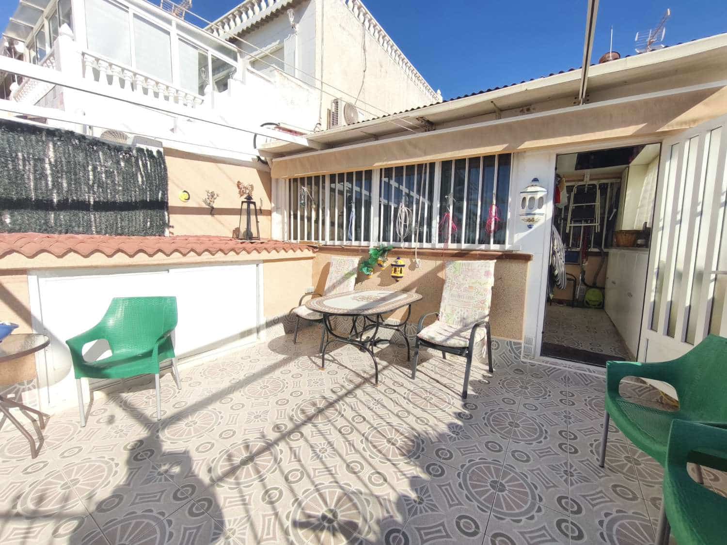 2 bedroom Bungalow for sale in Torrevieja with pool - € 115,000 (Ref: 9535572)