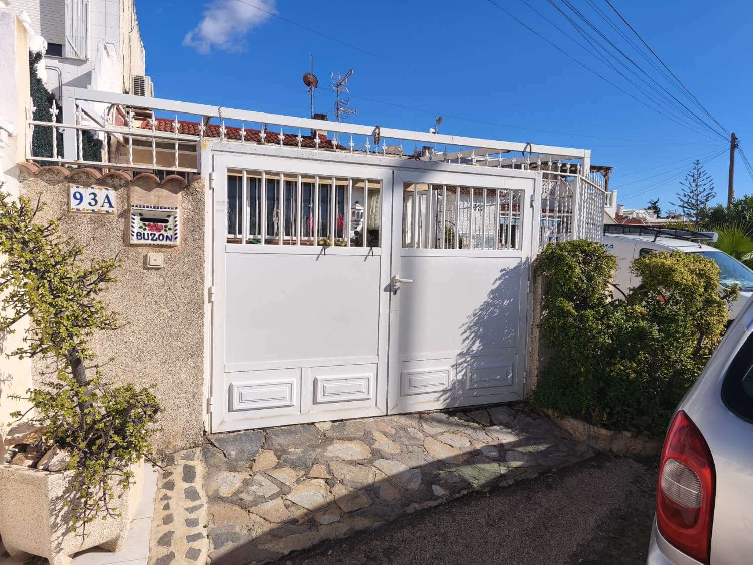2 bedroom Bungalow for sale in Torrevieja with pool - € 115,000 (Ref: 9535572)