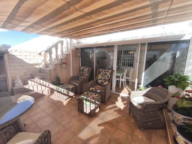 4 makuuhuone Bungalow myytävänä paikassa Torrevieja - 140 000 € (Ref: 9535573)