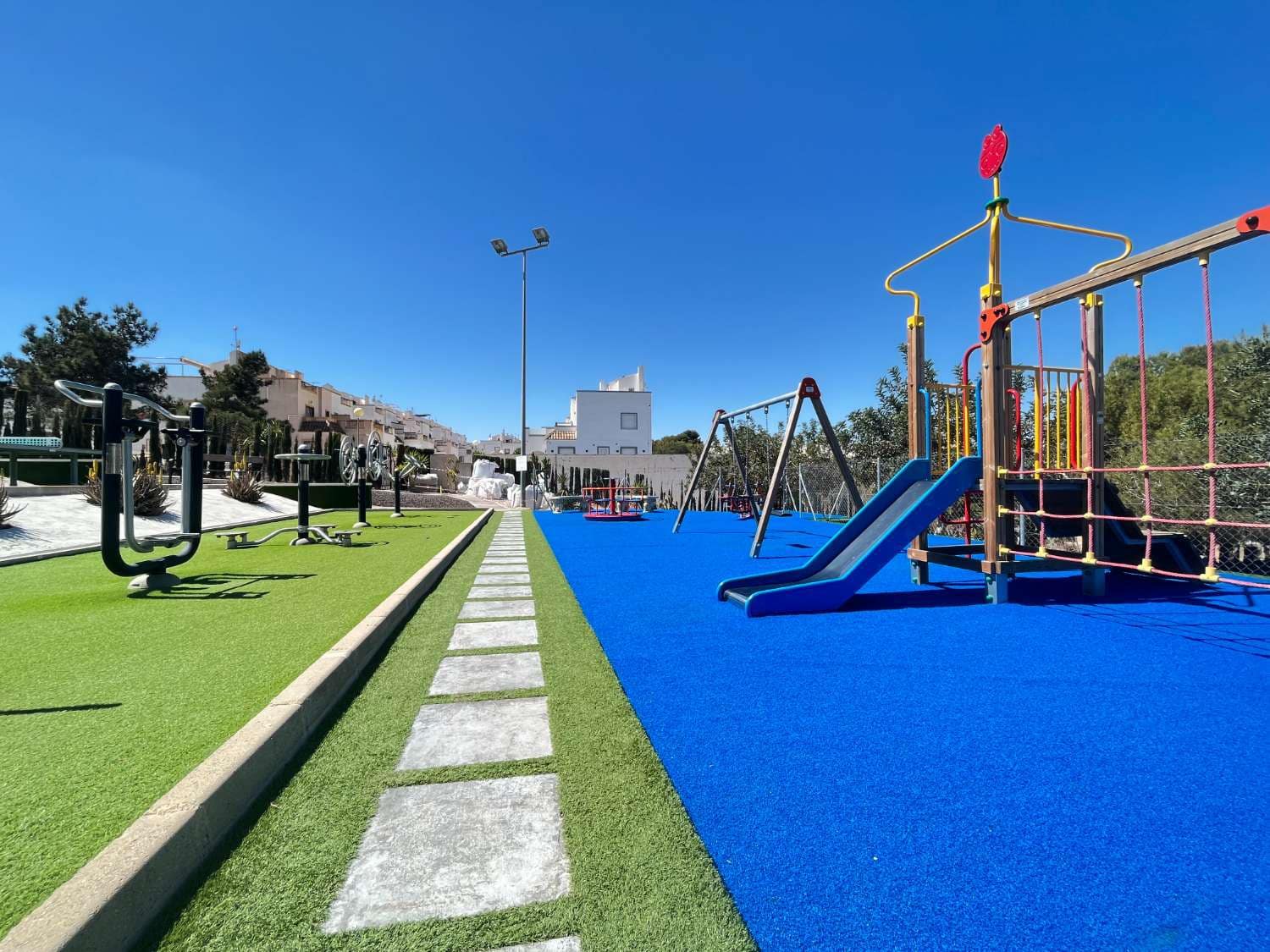 2 Zimmer Strandapartment zu verkaufen in Orihuela mit Pool - 144.900 € (Ref: 9560956)