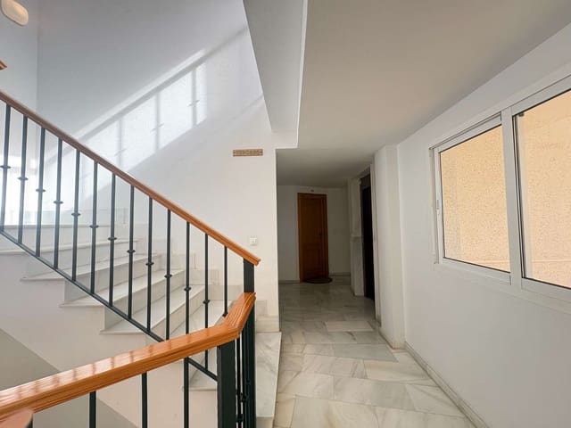 3 soveværelse Strandlejlighed til salg i Orihuela med swimmingpool garage - € 265.000 (Ref: 9570713)